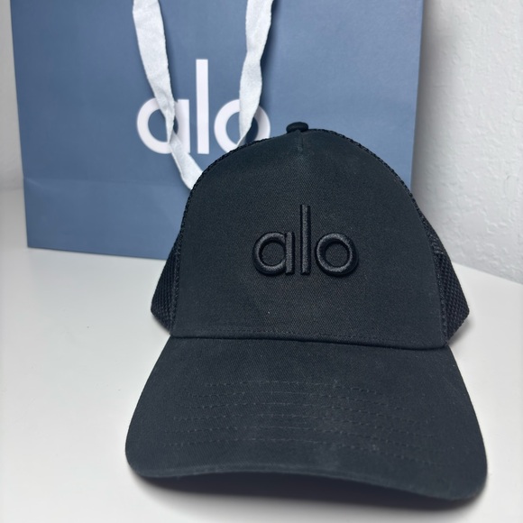 ALO Yoga Accessories - ALO Yoga Black Mesh Cap